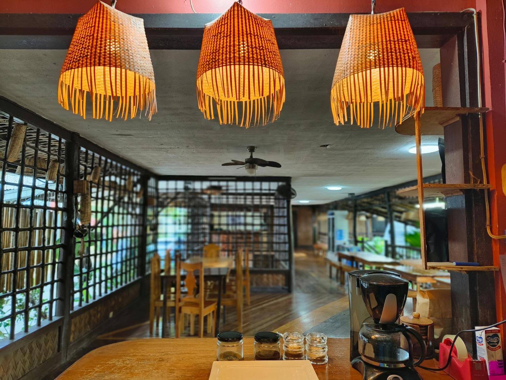Lokal Hut Bed And Breakfast Puerto Princesa Bagian luar foto